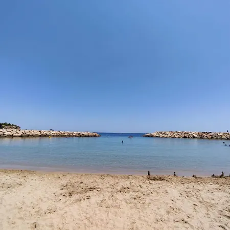 Rd V Luxury Mediterranean